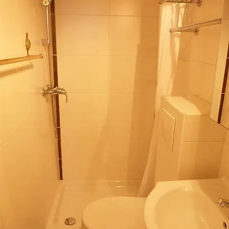 아파트호텔 스튜디오 플로리얼 3*